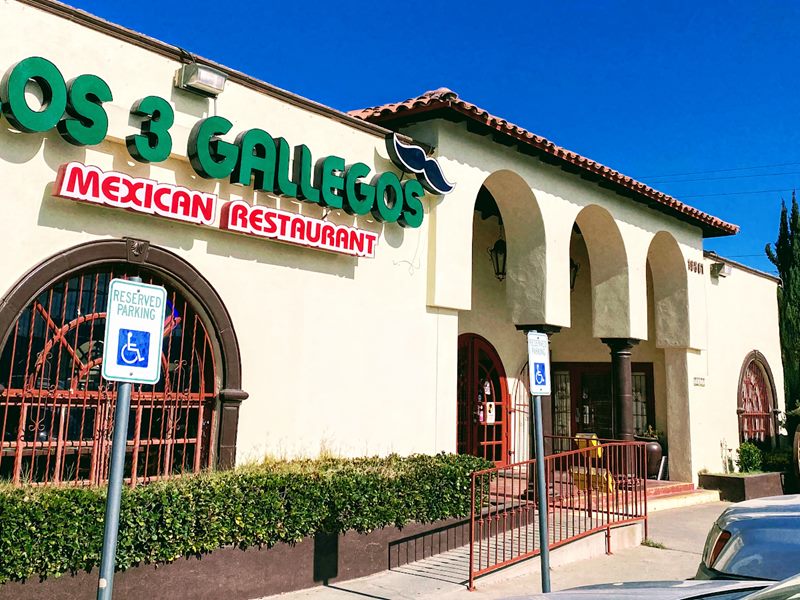 Los Tres Gallegos exterior